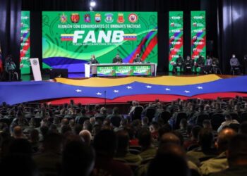 Fuerza Armada reitera su compromiso en defender la zona disputada con Guyana