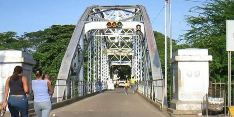 Venezuela y Colombia acuerdan la apertura del puente Unión para el paso de vehículos