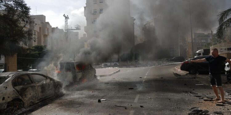 Israel y milicias de Gaza entran en guerra tras un soprendente ataque múltiple de Hamás