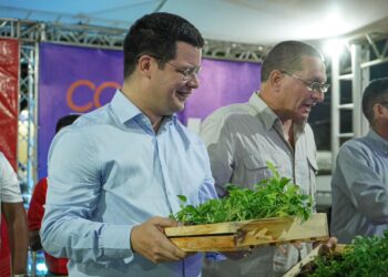 Alcalde Fuenmayor entregó más de 50 mil plántulas a los Comités Locales de Abastecimiento y Producción de Valencia