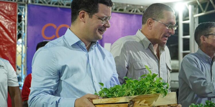 Alcalde Fuenmayor entregó más de 50 mil plántulas a los Comités Locales de Abastecimiento y Producción de Valencia