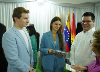 Alcalde Fuenmayor presentó Cuadernillos Patrimoniales de Valencia número 3, 4 y 5 en la vigésima edición de la Filuc