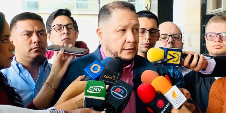 Diputado Brito: «Leopoldo López y María Corina Machado pretenden meter nuevamente a Venezuela en el barranco de la violencia»