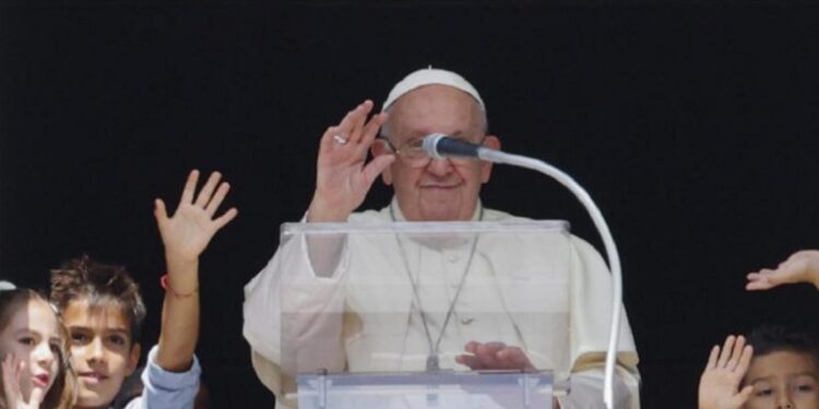 El papa anunció una reunión con niños de todo el mundo para «aprender» de ellos