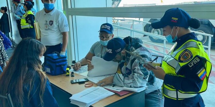 Arribó a Venezuela el segundo vuelo de repatriación desde EE UU con 111 migrantes