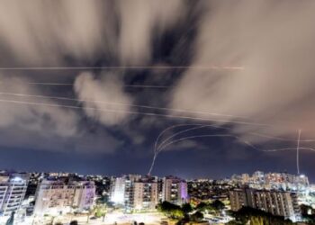 Intenso fuego entre Líbano e Israel al cumplirse una semana de violencia con 16 muertos