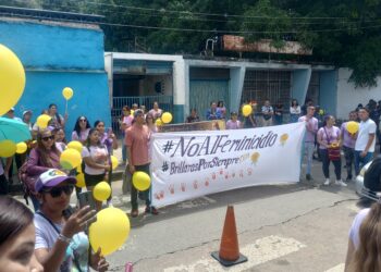 Familiares de Yorghelys Alvarado marcharon para repudiar su feminicidio: el asesino tenía denuncias por presunta violación