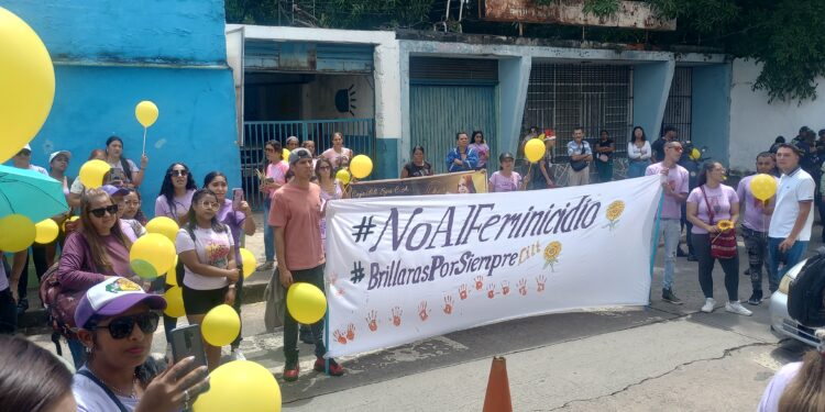 Familiares de Yorghelys Alvarado marcharon para repudiar su feminicidio: el asesino tenía denuncias por presunta violación