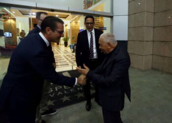 Cardenal Diego Padrón fue recibido por la nueva Junta Directiva de Hesperia WTC Valencia