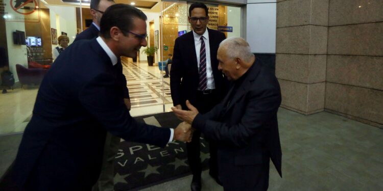 Cardenal Diego Padrón fue recibido por la nueva Junta Directiva de Hesperia WTC Valencia