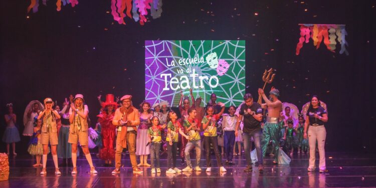 Más de 600 estudiantes valencianos disfrutaron del Programa «La Escuela va al Teatro” dentro del Plan Cultural Comunitario