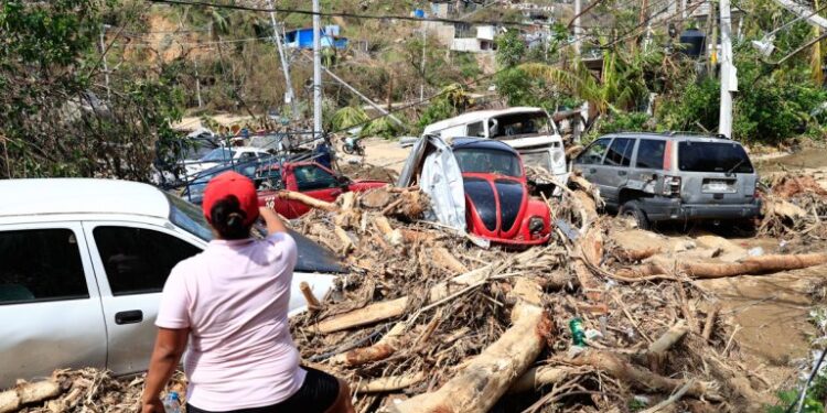 Migrantes venezolanos en frontera sur dispuestos a viajar a Acapulco para trabajar en reconstrucción