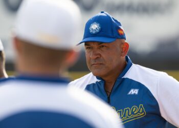 Miguel Cairo tomó el timón de Navegantes del Magallanes