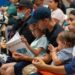 Nueva York limitará a 60 días estadía de familias migrantes con niños en albergues