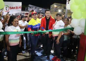 Alcalde Fuenmayor reinauguró dos canchas deportivas en la urbanización Michelena