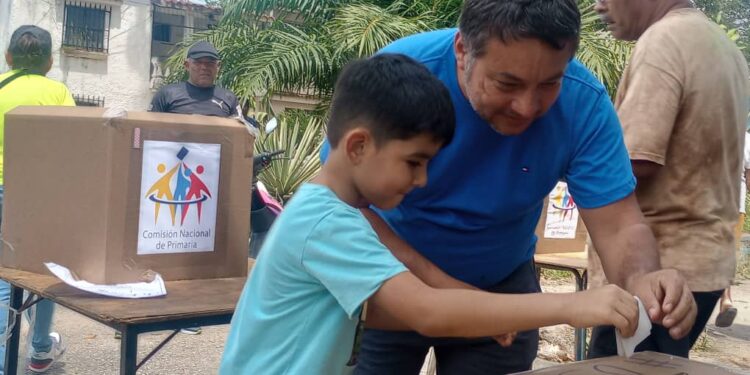 Participación masiva se registró en la mayoría de los centros de votación en la primaria en Carabobo