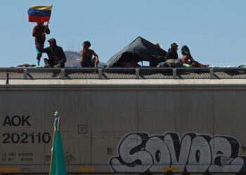 Venezolanos permanecen en norte de México con el temor de que EE UU los deporte