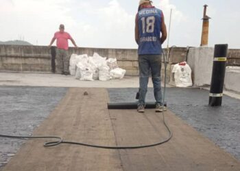 Ejecutan trabajos de reparación en techo del Palacio de Justicia de Carabobo