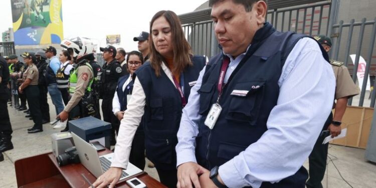 Oposición y oficialismo rechazan el control de identidad en el partido Perú-Venezuela