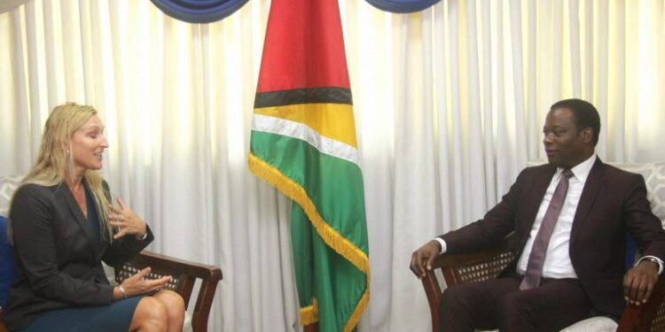 Embajadora de EE UU en Guyana afirma que pretende potenciar relación bilateral de Defensa