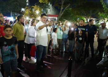Alcalde Fuenmayor acompañó a periodistas de la región en visita guiada por la renovada Plaza Bolívar de Valencia