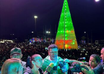 Alcalde Fuenmayor dio la bienvenida a las Navidades Felices con el tradicional encendido de luces en el Puente «El Boquete» de Valencia