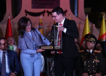 Alcaldía de Valencia instaló nuevos monumentos y renovó de manera integral la Plaza Bolívar