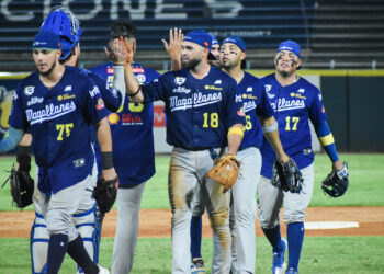 Luis Martínez encaminó triunfo de Magallanes sobre Águilas
