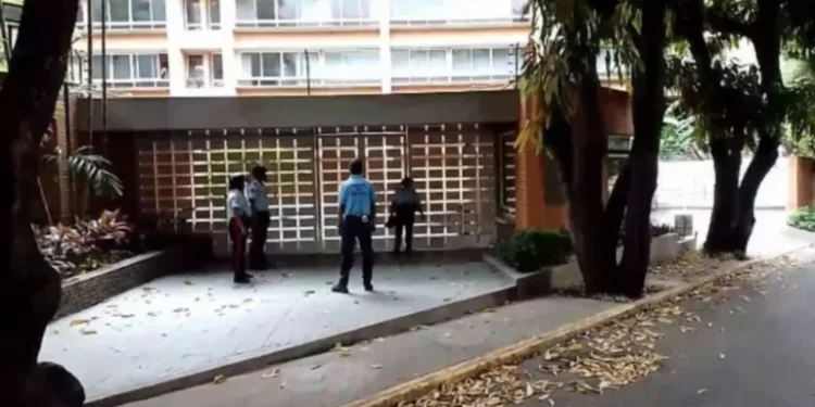 Hallan muerta a directora ejecutiva de la ONG Senos Ayuda, a su esposo e hija dentro de su apartamento