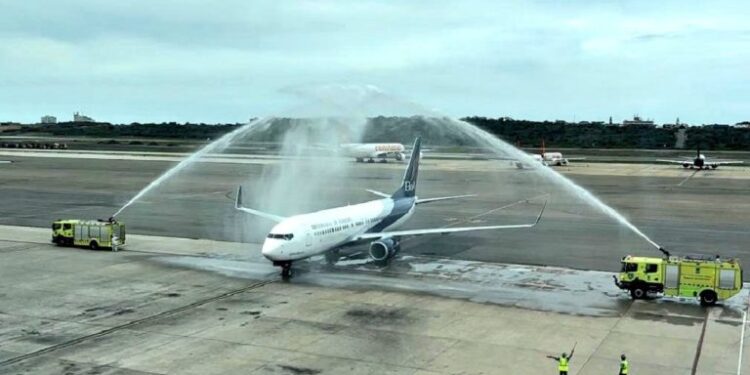 Aterriza en Venezuela el primer vuelo de la estatal boliviana entre Santa Cruz y Caracas