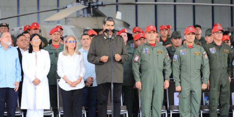 Maduro: «la Fuerza Armada está presta y preparada para defender el territorio»