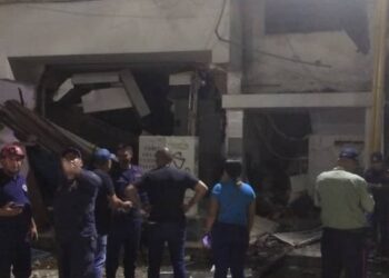 Fuerte explosión dejó un herido y daños a la estructura de la plaza Santa Rosa