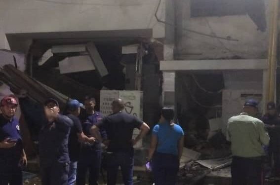 Fuerte explosión dejó un herido y daños a la estructura de la plaza Santa Rosa