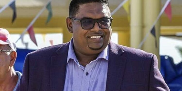 El presidente de Guyana afirma que no se involucrará con Venezuela por disputa de Esequiba