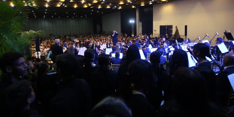 Cientos de carabobeños acompañaron concierto en homenaje a Nuestra Señora del Socorro en Hesperia WTC Valencia