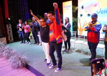 Juramentado comando de campaña municipal y parroquiales de Valencia “Venezuela toda”