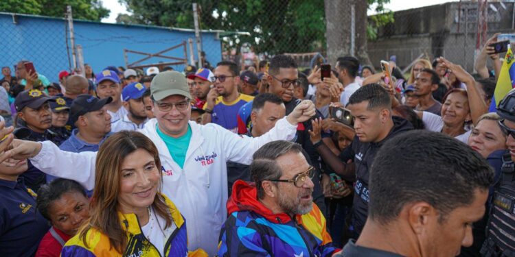 Lacava y Fuenmayor participaron en simulacro electoral en Valencia por la defensa del Esequibo
