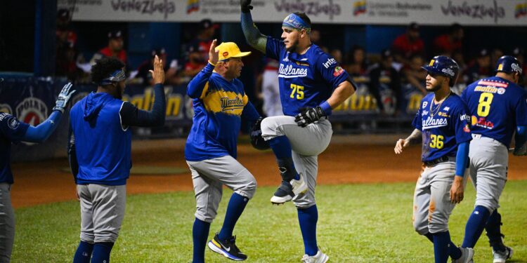 La Nave derrotó a Tigres con poder y gran pitcheo