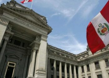 Gobierno venezolano denuncia que el gobierno de Perú se niega a cargar combustible al avión de la Vinotinto