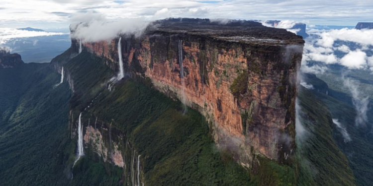 Venezuela dice estar comprometida con la protección de las mesetas conocidas como tepuy