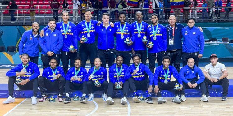 Selección venezolana de Baloncesto obtuvo la medalla de plata en Santiago