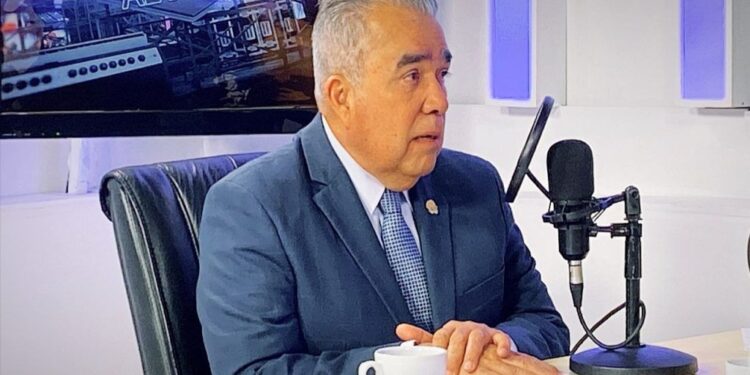 Luis Eduardo Martínez: Debemos insistir en que nuestros jóvenes regresen al país