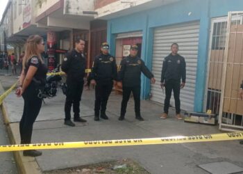 Funcionarios policiales hallaron el cuerpo de un sexagenario en la parte interna de un local comercial