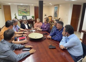 Rectora, decanos y equipo jurídico de la UC evaluaron acciones a presentar este jueves ante el TSJ