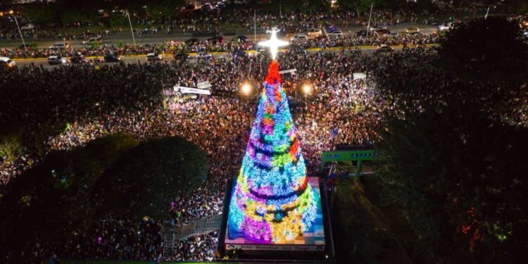 Todo listo para dar la bienvenida a la Navidad en San Diego