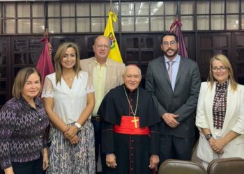 Cardenal Diego Padrón se reunió con la Directiva del Colegio de Abogados