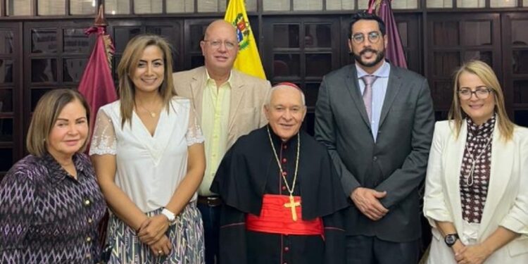 Cardenal Diego Padrón se reunió con la Directiva del Colegio de Abogados
