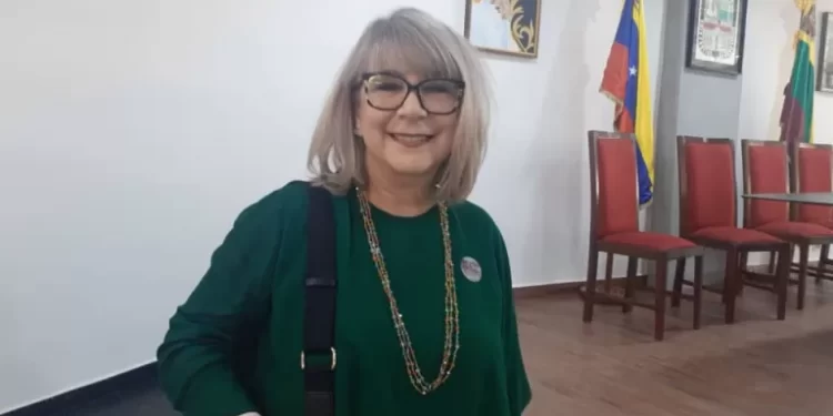 Jessy Divo: La Universida de Carabobo seguirá avanzando a pesar de las dificultades