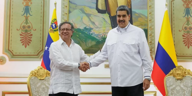 Petro propone asociación entre Ecopetrol y Pdvsa para explotar gas y crudo de Venezuela