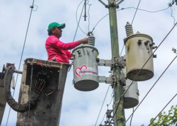 Alcaldía de Naguanagua solventó falla de servicio eléctrico con instalación de transformador en El Chuponal